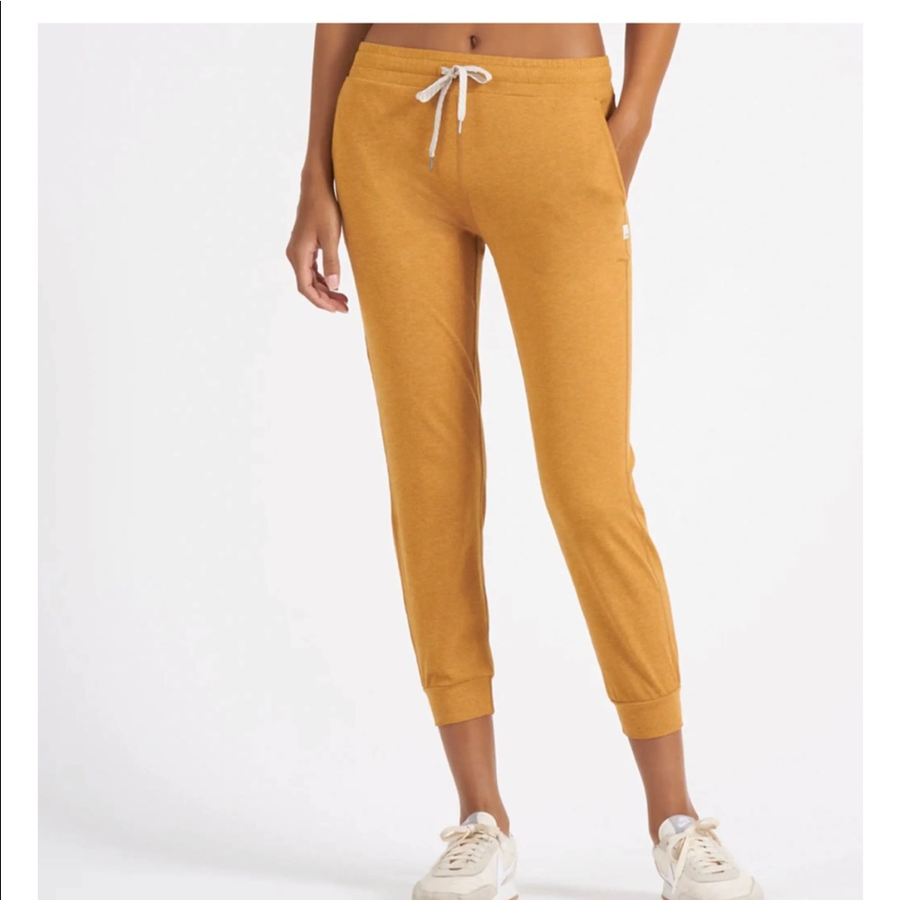 Vuori jogger pants. Size small worn once